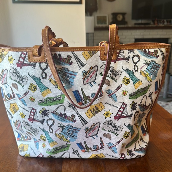Dooney & Bourke White and Brown Hollywood Tote - Picture 2 of 6